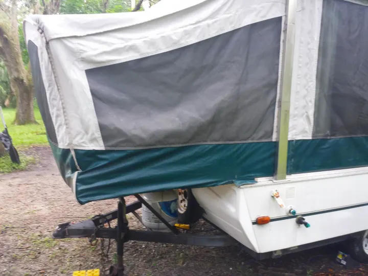 Coleman Destiny Taos 2001