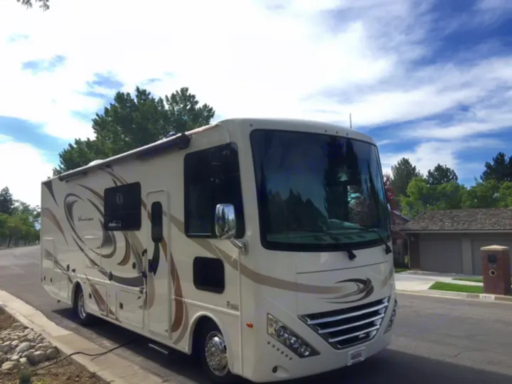 Thor Motor Coach Hurricane 2017