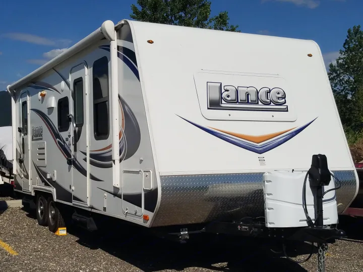 Lance 2185 2015