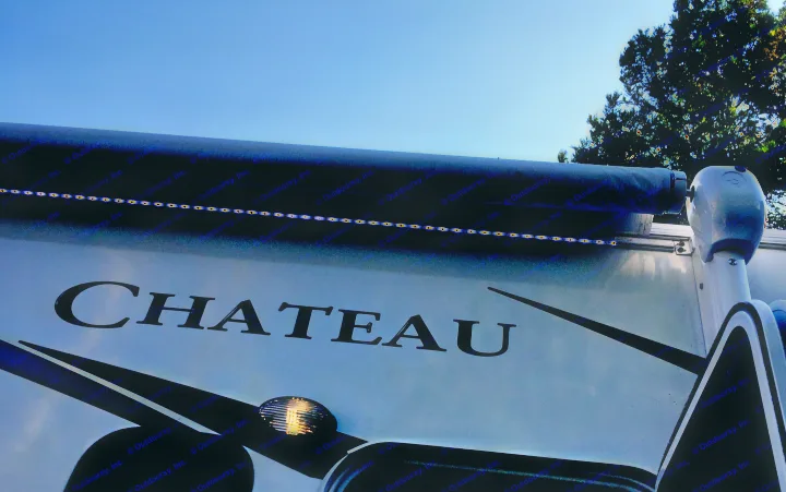 Automatic Awning, with Led and outdoor lights. Thor Motor Coach Chateau 2017