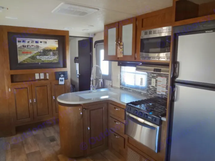 Kitchen . Forest River Salem 2016