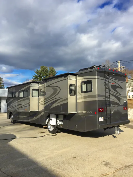 ItascaSunstar35B-3Slides. Winnebago Itasca Sunstar35B 2013