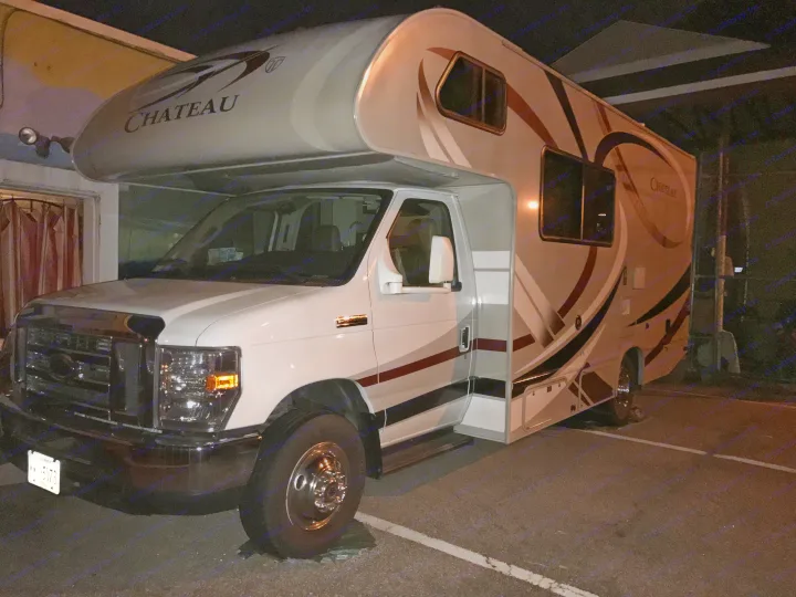 Thor Motor Coach Chateau 2014