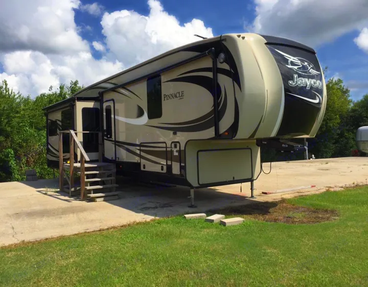 Beautiful 2016 Jayco Pinnacle Luxury Fifth Wheel. Jayco Pinnacle 2016