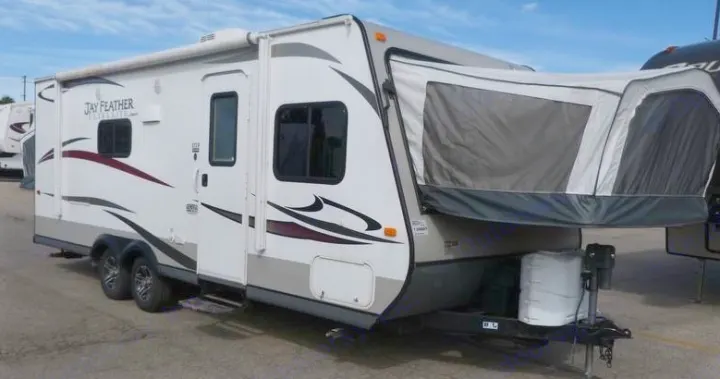 Brand new tires! Brand new LED lights!. Jayco Jay Feather 2014