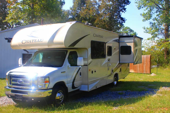 Thor Motor Coach Chateau 2017