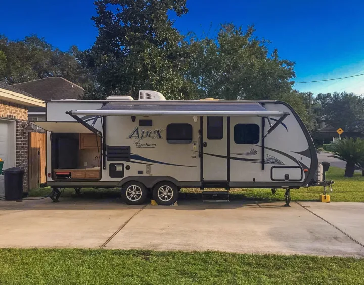 Coachmen Apex 2015