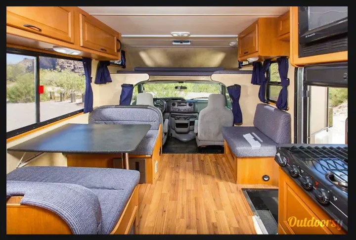 Thor Motor Coach Four Winds Majestic 2012