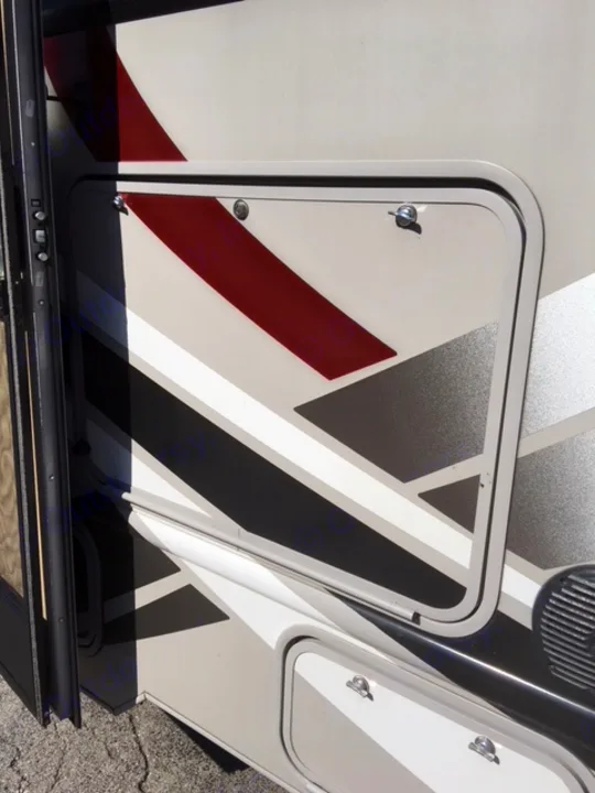 Outside TV . Thor Motor Coach Chateau 2014