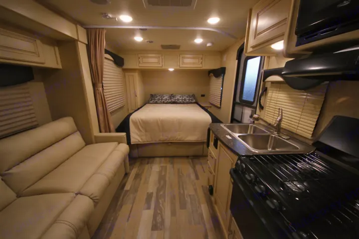 Winnebago Micro Minnie 2017