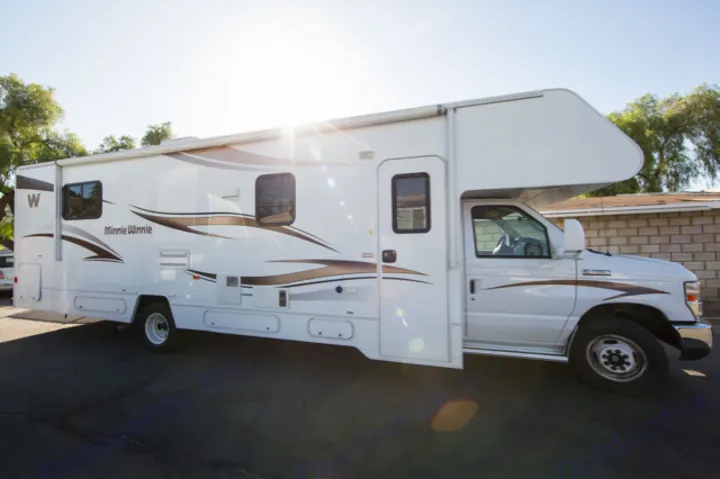 Passenger and Guest Entry. Winnebago Minnie Winnie 31K 2014