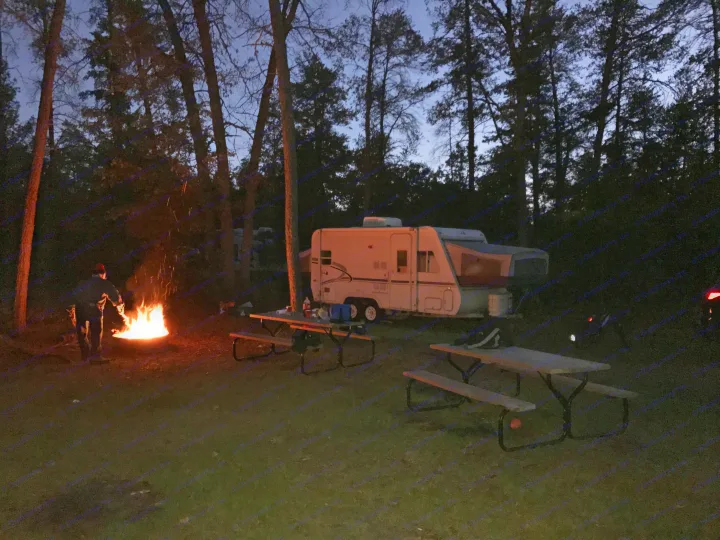 Get out and enjoy the great outdoors! Off grid capable self contained.. Aerolite Cub 1999
