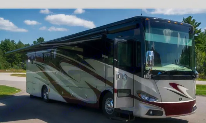 Tiffin Motorhomes Phaeton 2018
