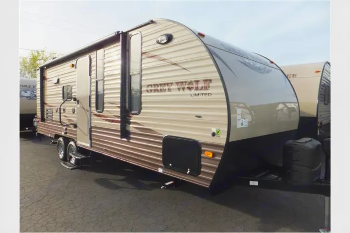 Forest River Cherokee Grey Wolf 2016