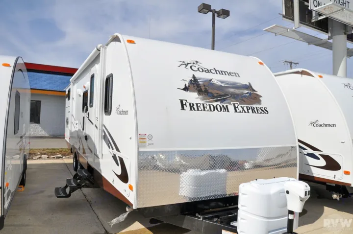 Coachmen Freedom Express 2011