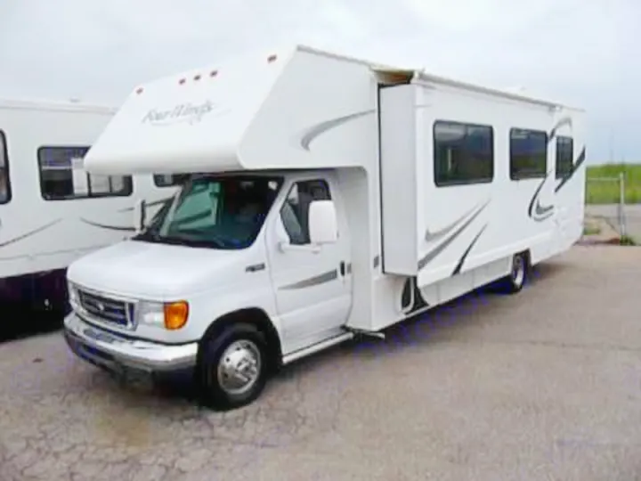 Thor Motor Coach Four Winds 2008