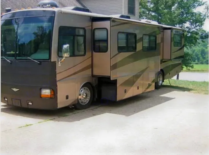 Fleetwood Discovery 2004
