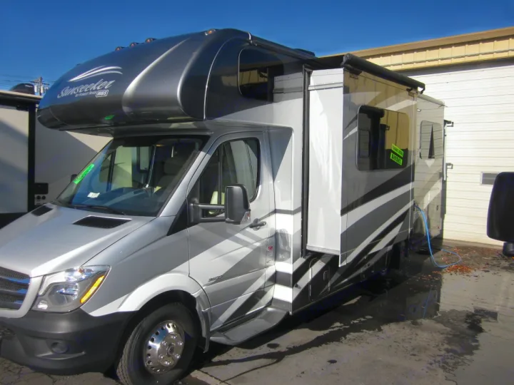 Forest River Sunseeker 2017