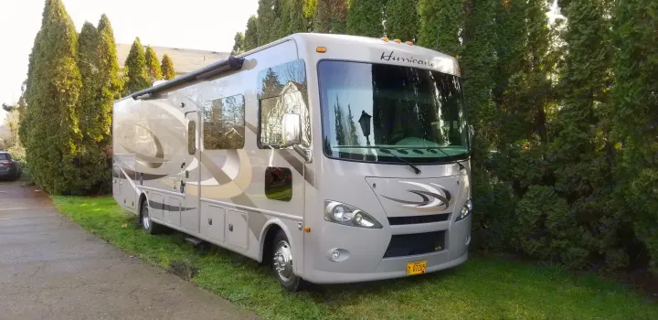 Thor Motor Coach Hurricane 2016