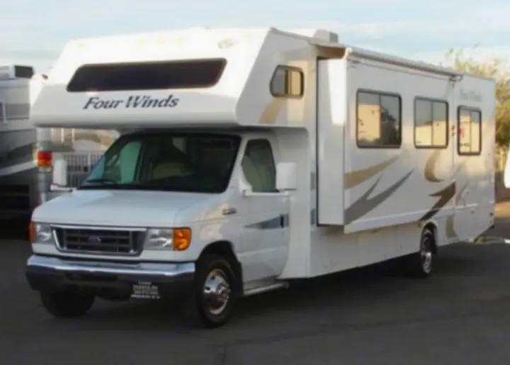 Thor Motor Coach Four Winds 2014