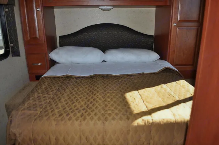 Master bedroom example. Winnebago Vista 2014