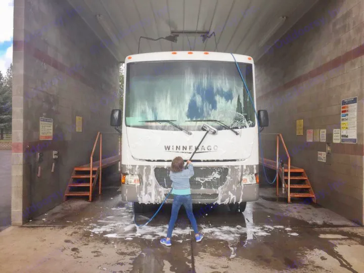 We'll keep it clean for you.. Winnebago Vista 2014