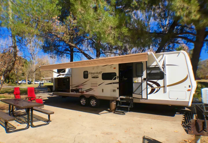 Outdoor entertaining at it's best!. Flagstaff Super Lite 2011