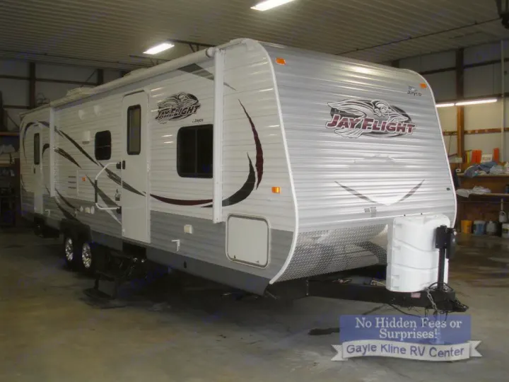 Brand new to the rental market this camper has zero wear and tear and EVERYTBING functions flawlessly. Regularly serviced by dealer and ready for family getaway.. Jayco Jay Flight 2014