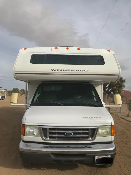 Comfortable ride and drive for anyone!. Winnebago Minnie Winnie 2005