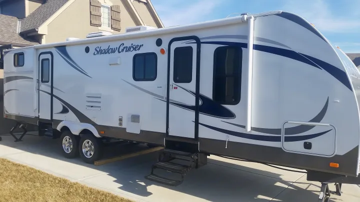 2 Entrances, main and restroom.  Electric awning.. shadow cruiser 31BH 2015