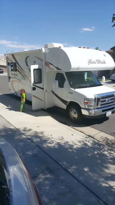 Thor Motor Coach Four Winds 2015