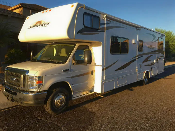 Forest River Sunseeker 2013