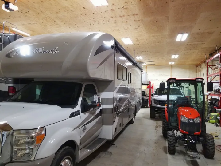 Thor Motor Coach Four Winds 2013
