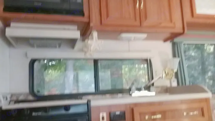 Kitchen. Coachmen Mirada 1999