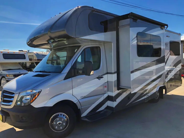 Forest River Sunseeker 2017