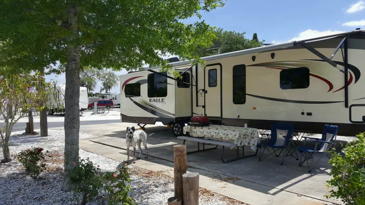 Beautiful like new camper.
Very clean and very maintained. Jayco Eagle 2015