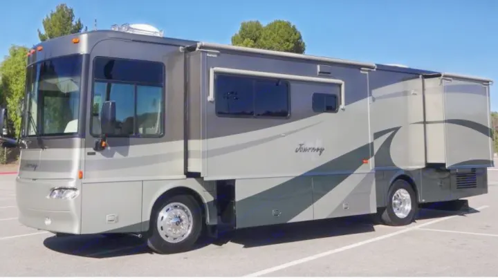 Winnebago Journey 2005