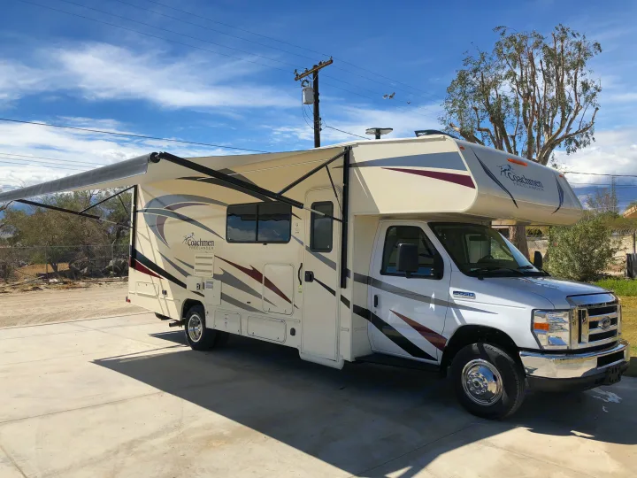 Large power awning on exterior . Coachmen Freelander 28BHS 2019