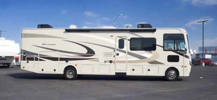 Thor Motor Coach Hurricane 2016