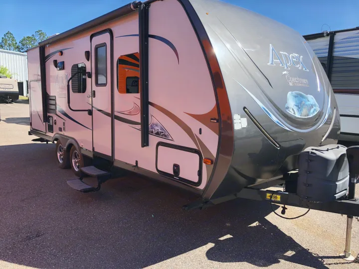 Coachmen Apex 2015
