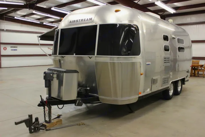 Front view, two propane tanks & cover. . Airstream International 2006