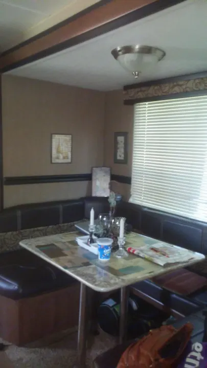 Dining area seats 4. Aspen 2900s 2016