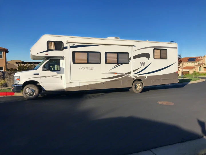 side view. Winnebago Access 2009