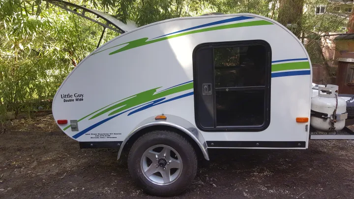 Stylish and comfortable camping!. Little Guy 6 wide 2006