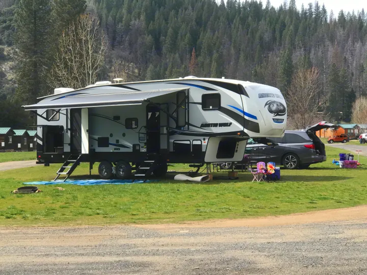 Yosemite, thousand trails camp site. Forest River Cherokee 2018