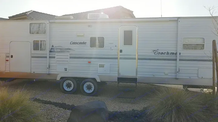 16 ft awning this side.. Coachmen Cascade 2004