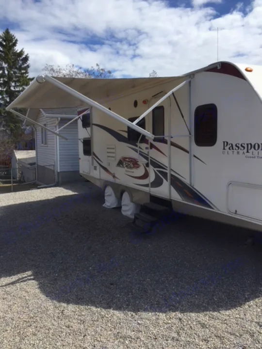 Power awning.  Outside speaker. . Keystone Premier Ultra Lite 2011