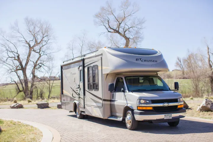 Dasher looks great going down the road, and is comfortable and easy to drive.. Gulf Stream B Touring Cruiser 2009