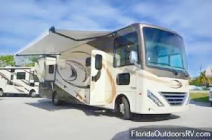 Exterior TV with speaker system. Thor Motor Coach Hurricane 2017