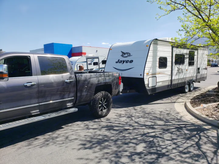 What a awesome set up for a 2 year old trailer that is literally still brand new. Only out twice from previous owner and just wanting to see more places! This is my first trailer and I am glad I chose this one. What a beauty with all the amenities of camping! Better than a tent so come and look take it out for the weekend!. Jayco 267BHSW 2016